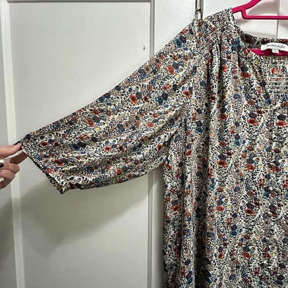 Rose & Olive Multicolor Floral Top - Picture 4 of 9